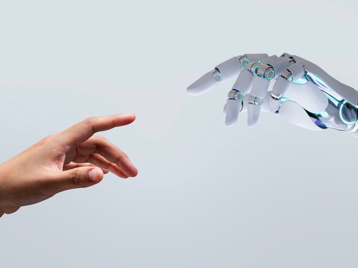 Thay thế nhập liệu thủ công bằng công nghệ